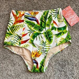 NWT Kortni Jeane Island Floral High Waisted Bottoms